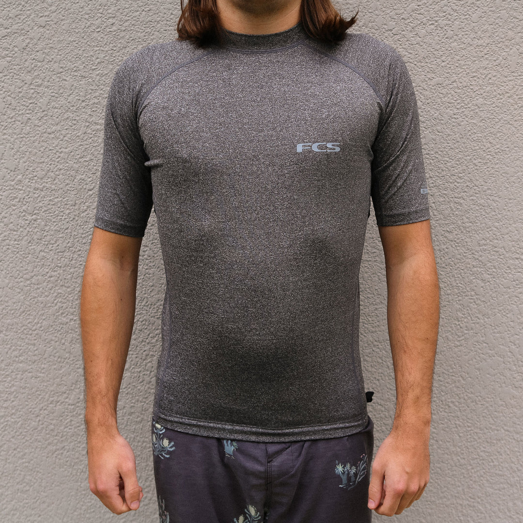 FCS Essential Short Sleeve Rash Vest